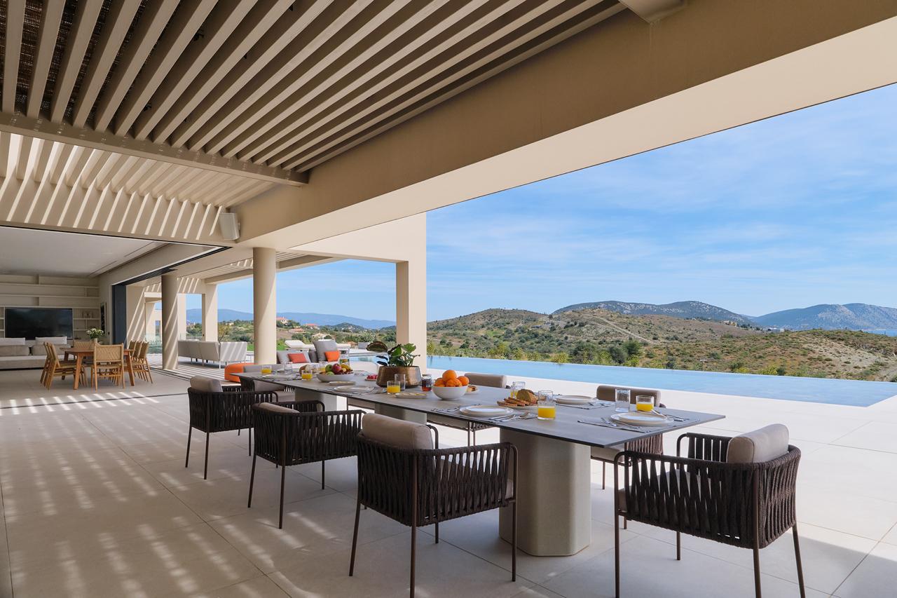 Alfresco dining terrace