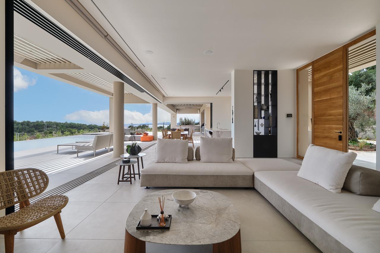 Living pavilion interior of Villa V